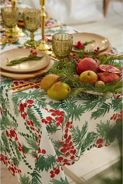 Скатерть Доляна «Новый год: Сhristmas berries» 145*300 +/- 2 см, 100% п/э