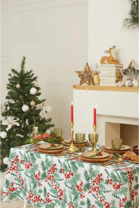 Скатерть Доляна «Новый год: Сhristmas berries» 145*300 +/- 2 см, 100% п/э
