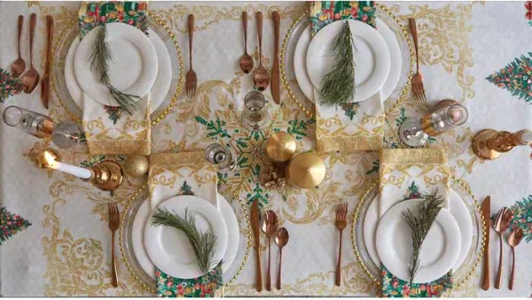 Скатерть "Этель" Golden Christmas  d=215 +/- 2см с ГМВО, 100%хл, саржа 190 гр/м2