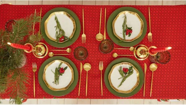 Скатерть Доляна «Новый год: Процветания в Новом году» 145×300 см, 100% п/э