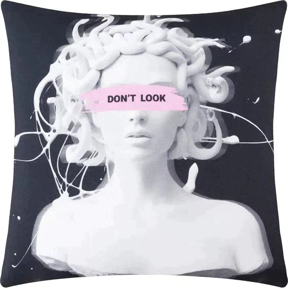 Подушка декоративная Don't look, 35х35 см, габардин, 100% п/э