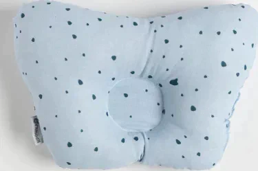 Подушка анатомическая "Крошка Я " Light blue, 26х22 см, 100% хлопок