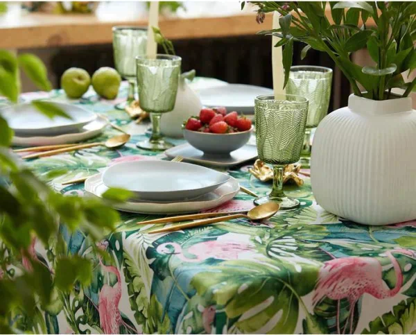 Скатерть Доляна Tropical garden 150*300 +/- 2 см, 100% п/э